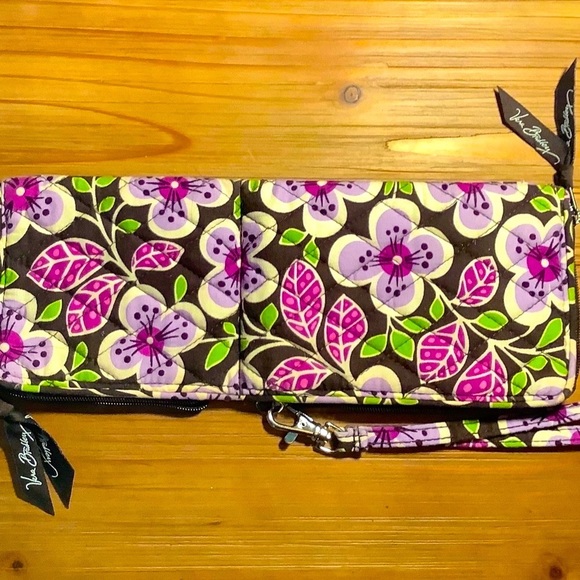 Vera Bradley Plum Petal Double ID Wristlet. - Picture 2 of 5